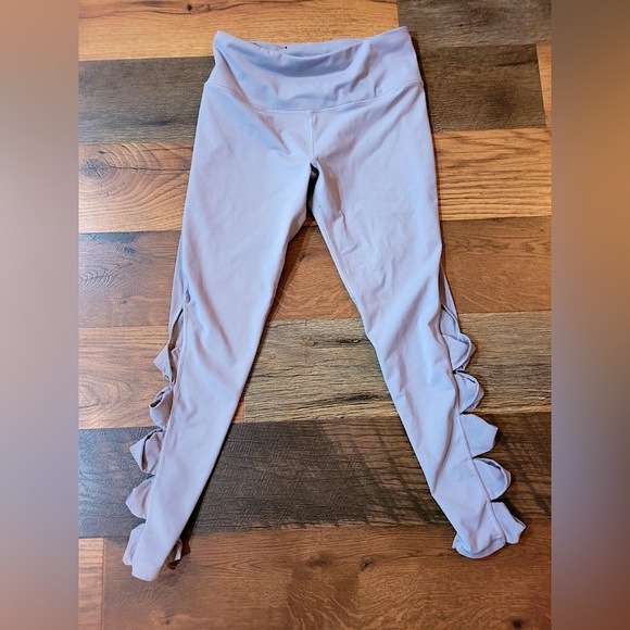 3/$25 Victoria’s Secret Pink Mesh ribbon cut out Leggings Lavender Women’s Small - Picture 2 of 8